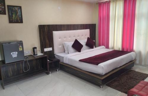 Bhagsu Nag Hotel | Dharamshala Hotel Mount Edge # Hotels Best Prices Guaranteed with Deals-Free Parking-cricket stadium 10 km-Mcleodganj 2 km- Bhagsunag 4