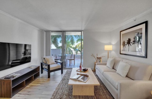 Coral Gables Section Apartment | Dharma Home Suites Coral Gables at Gables Grand Plaza