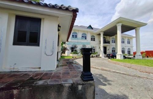 Bangi Golf Club Villa | Dhoria Villa