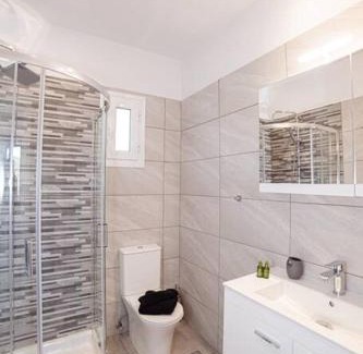 Liapades Apartment | Di La Suite