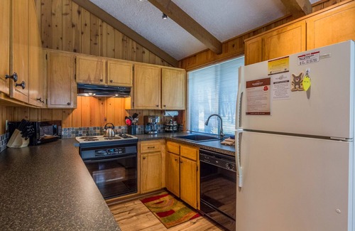 Mountain Village East House | Diam23 - Couples Retreat, Private Hot Tub, Dog Friendly