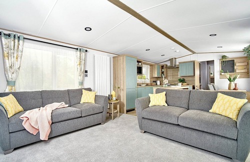 Llanllwchaiarn House | Diamond Caravan 3 Sleeps 6 (No Pet)