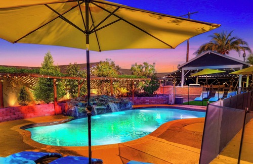 Winchester Villa | Diamond Class 3,500 Sqft Luxury Villa With Free Pool Heater 10mins Strip