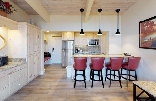 Vail Condo | Diamond Condo @ Manor Vail - Breakfast Included