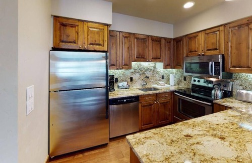 Vail Condo | Diamond Condo w/Bunks - Breakfast Included!