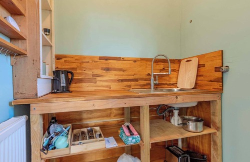 Pukehangi House | Diamond Cottage | Farm Cottage 10min from the City