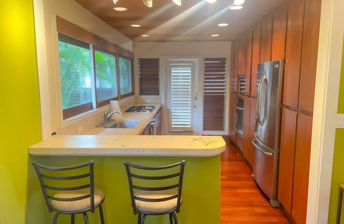 Diamond Head - Kapahulu - St. Louis House | Diamond Head Hale | Steps to Sand