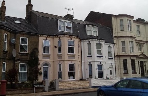 Great Yarmouth House | Diamond House