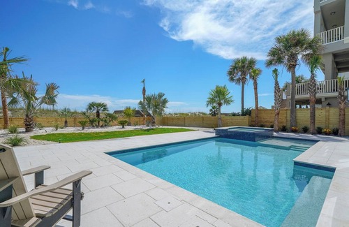 Destin House | Diamond in the Dunes - Huge Beachfront Vacation Home with Large Pool Area & Ocean Views