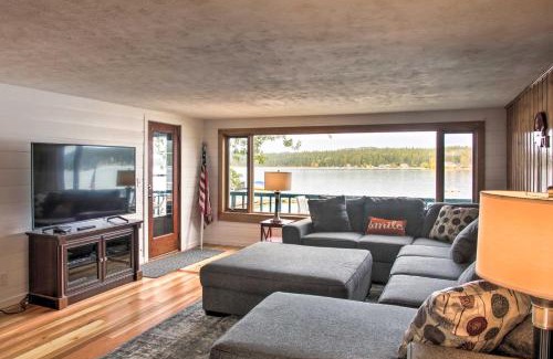 Diamond Lake House | Diamond Lake Home with Dock Close to 2 Ski Resorts!