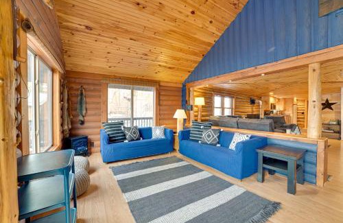 Tustin House | Diamond Lake Waterfront Cabin with Deck and Dock!
