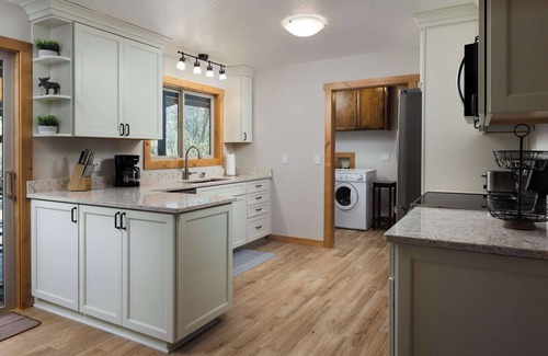 Southwest Bend House | Diamond Retreat, Cozy 2BDRM Charmer in Bend