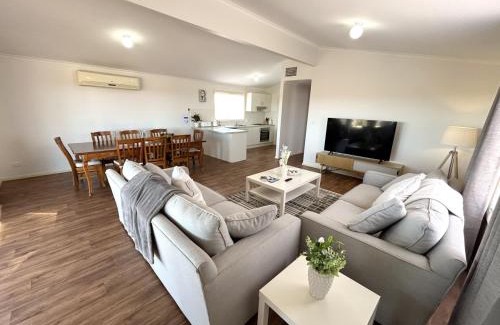 Kilkerran House | Diamond Shores - Entire Home in Balgowan