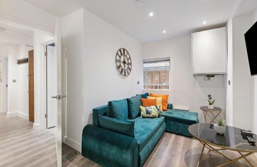 Haverstock Apartment | Diamond Suite Camden Town 3 Bedroom Sleeps 11