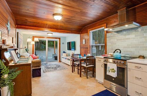 Camano Island House | Diamond Sunset Hideaway