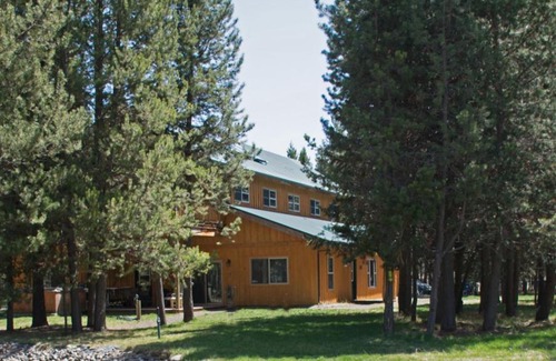 La Pine Resort | DiamondStone Guest Lodges