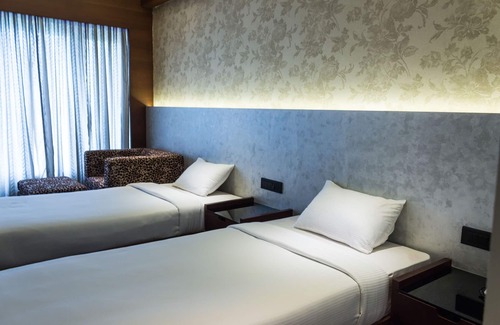Nedumbassery Hotel | Diana Heights