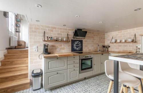 Sainte-Marie-au-Bosc House | Dido Newfy Home