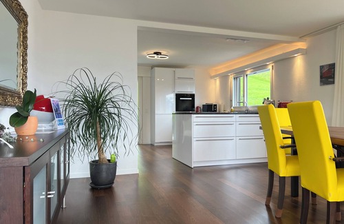 Goldiwil Apartment | die Villa", Eine Wohnung für 6 Personen