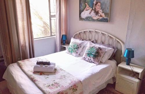 Tierpoort House | Die Woestynroos Gastehuis