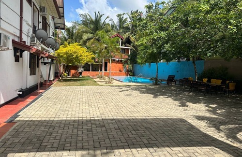 Anuradhapura Villa | Difference Rajarata Hotel with AC in historic Anuradhapura