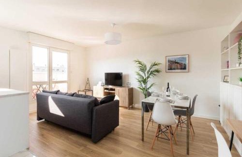 Yves Farge - Le Fleuve Apartment | Dify Bollier - Quartier Gerland