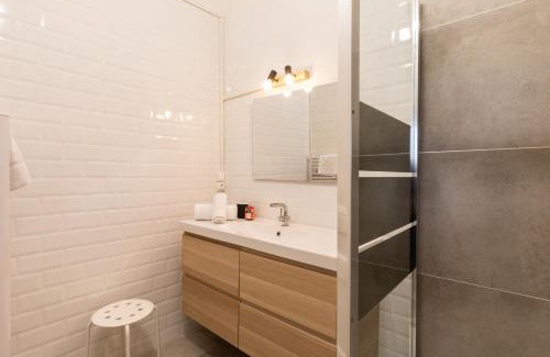 Republique - Tolstoi Apartment | DIFY Magique - Part Dieu