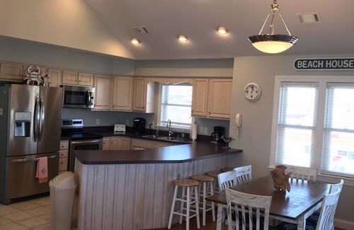 Kill Devil Hills Cottage | Diggin’ It- Beach Road, Private pool & Hot tub
