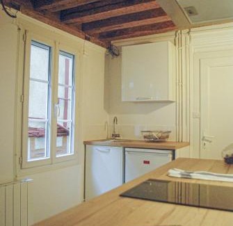 Dijon Centre Ville Apartment | Dijon Standing Historic City Apartment