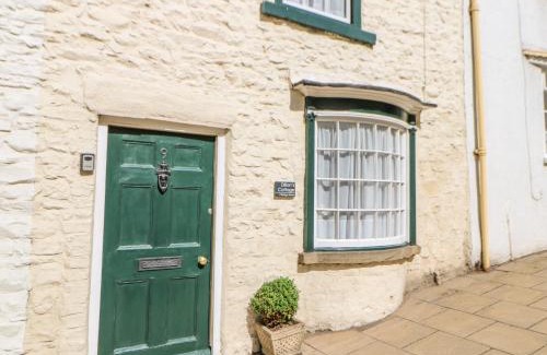 Richmond House | Dillons Cottage