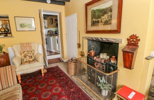 Richmond House | Dillons Cottage