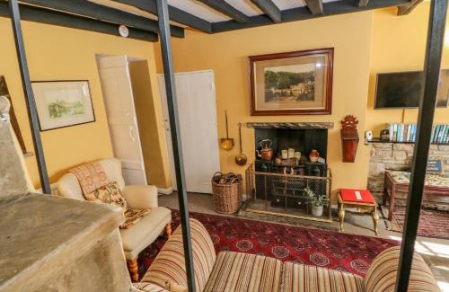 Richmond House | Dillons Cottage