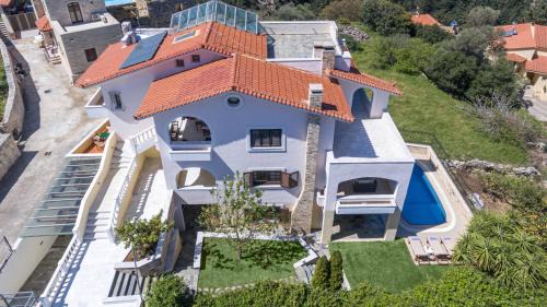 Margarites Villa | Dim Art Traditional Villa - with private pool
