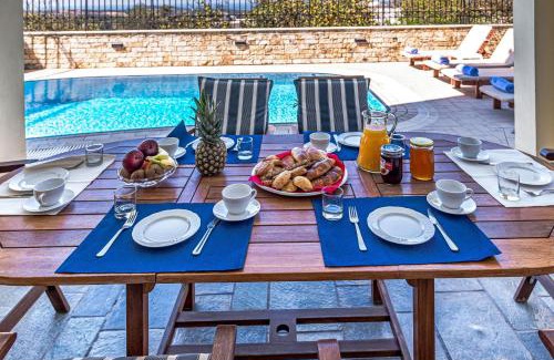 Margarites Villa | Dim Art Traditional Villa - with private pool