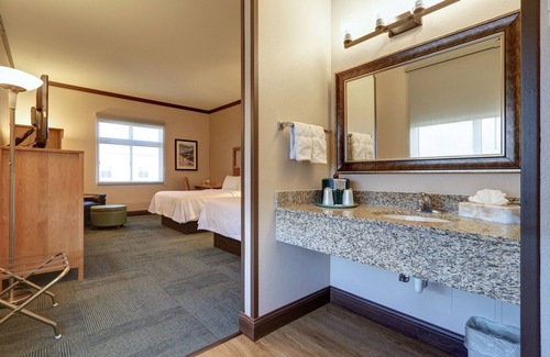Bayshore - Klatt Hotel | Dimond Center Hotel