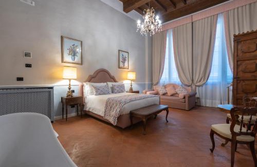 Sant' Ambrogio House | Dimora del Cardinale - Residenza d'Epoca