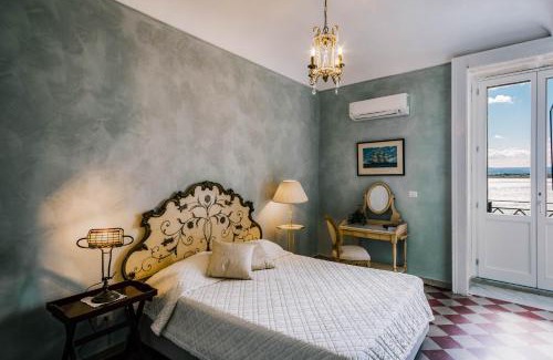 Ortigia House | Dimora di Ulisse Sea View Holiday Apartment