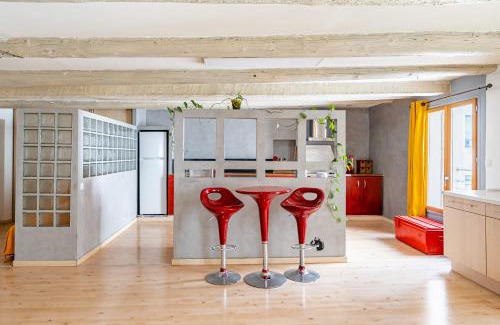 Les Grands Carmes Apartment | DINA Great BIG appartment - 6 pers with overhead projector