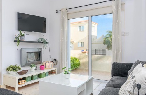 Pernera Villa | Dina's 2-BR Villa in Protaras