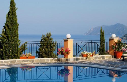 Agios Gordios Resort | Dina's Paradise