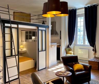 Taden Apartment | Dinan « La vie de château » manoir XIe parc étang