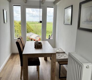 Pilsum House | Dinas Huus