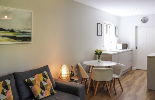 Bont Newydd Cottage | Dinas Lodge - UK47607