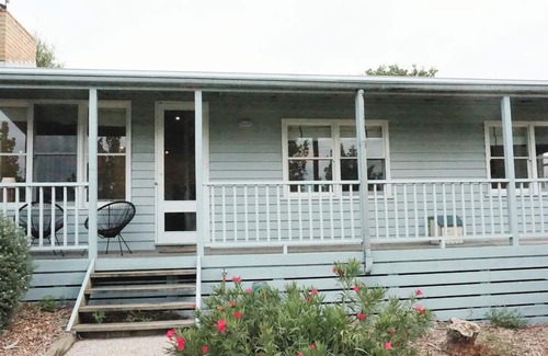 Queenscliff House | DINGHYS REST
