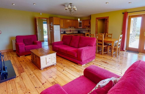 Dingle Cottage | Dingle Courtyard Cottages 2 Bed Sleeps 4