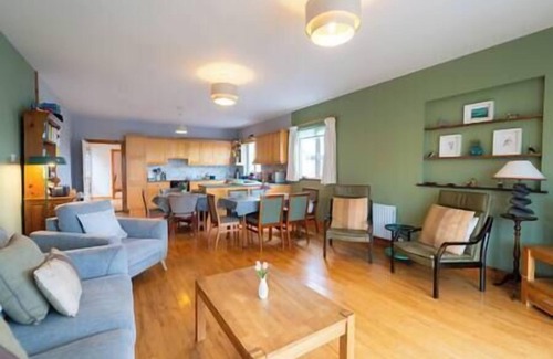 Dingle House | Dingle Harbour Hideaway