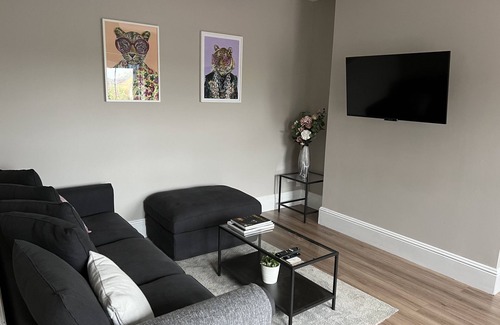 Dingle House | Dingle home with Conor Pass views, walking distance to town