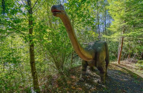 Washougal House | Dinosaur-Themed Retreat - Unique Family Adventure