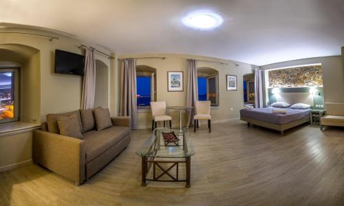 Ermoupoli Hotel | Diogenis Hotel
