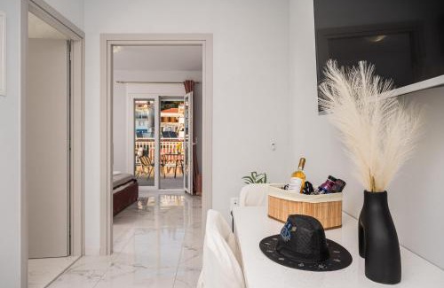 Samos Apartment | Dioni, Central Luxury Apartment